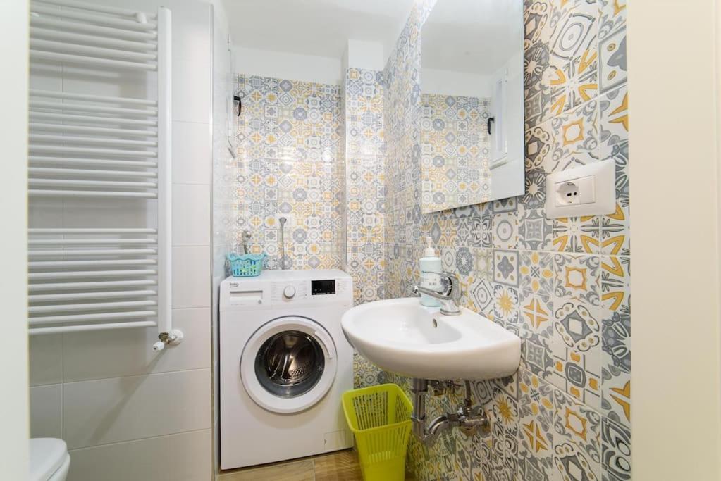 Stazione Treni - Wi-Fi & Netflix Cozy Space Apartamento Salerno Exterior foto